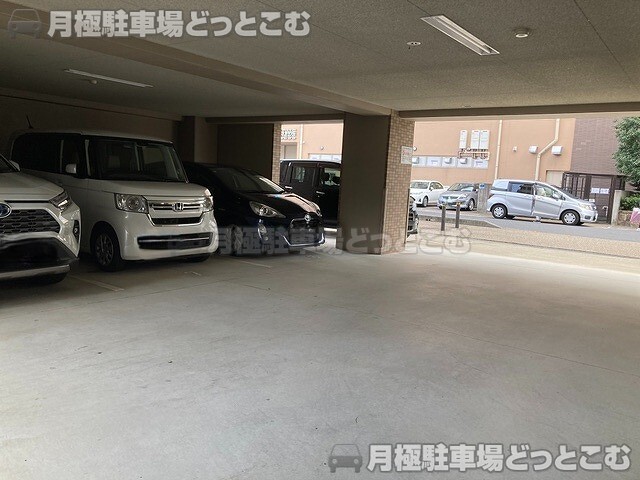 春日井市旭町1-2-1の月極駐車場3