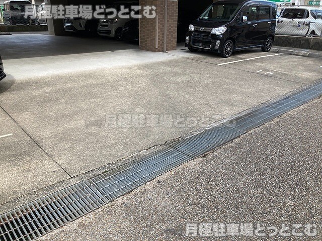 春日井市旭町1-2-1の月極駐車場6