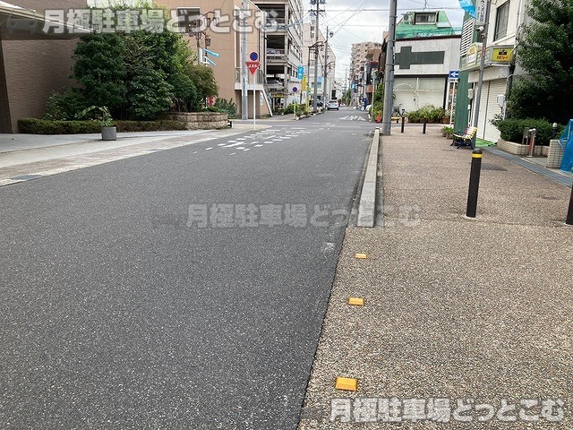 春日井市旭町1-2-1の月極駐車場8