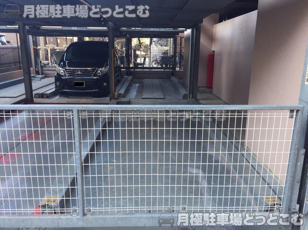 大阪市淀川区三国本町1-13-33の月極駐車場3