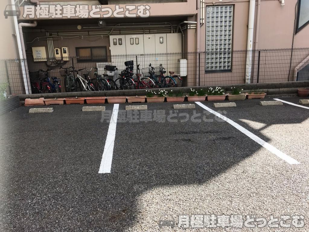 名古屋市西区栄生2丁目406の月極駐車場2