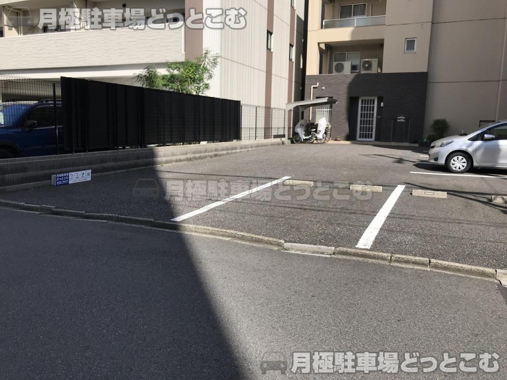 名古屋市西区栄生2丁目406の月極駐車場4