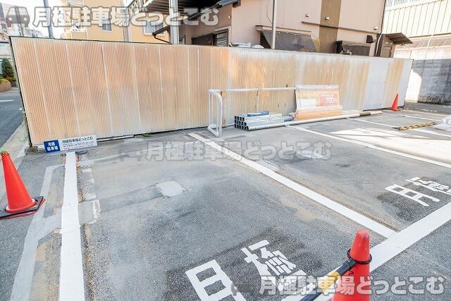 吹田市南金田1丁目7-1の月極駐車場2