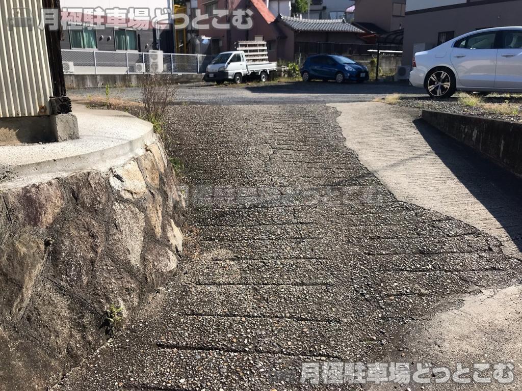 瀬戸市西茨町77-1の月極駐車場6