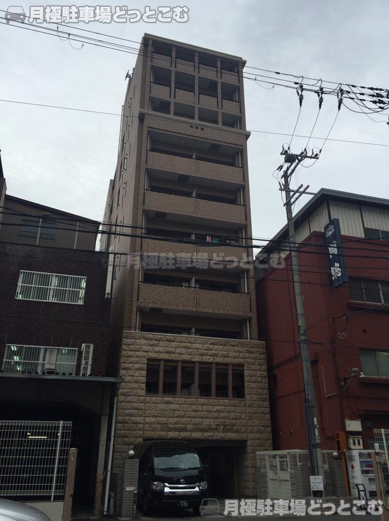 大阪市中央区島之内1丁目14-20の月極駐車場3