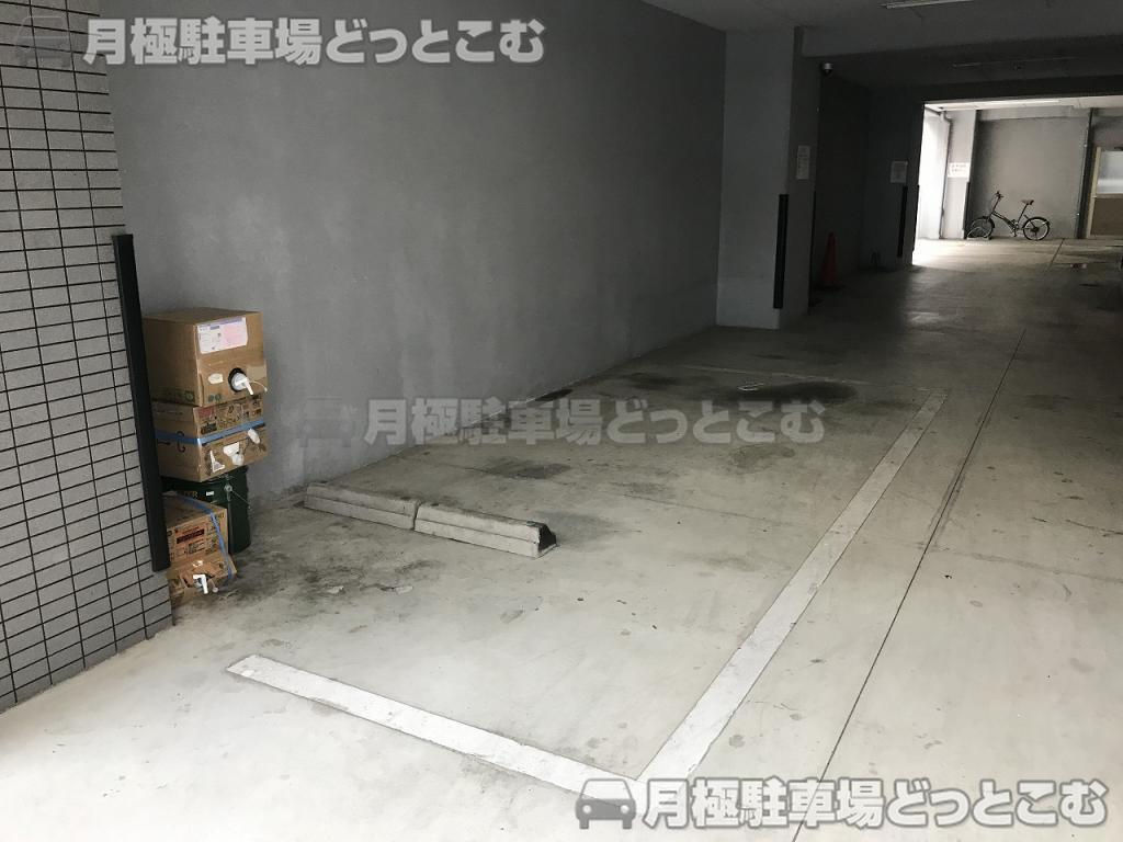 名古屋市中区千代田1丁目10-5の月極駐車場6