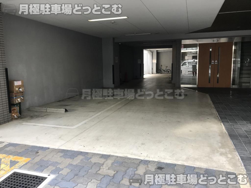 名古屋市中区千代田1丁目10-5の月極駐車場7