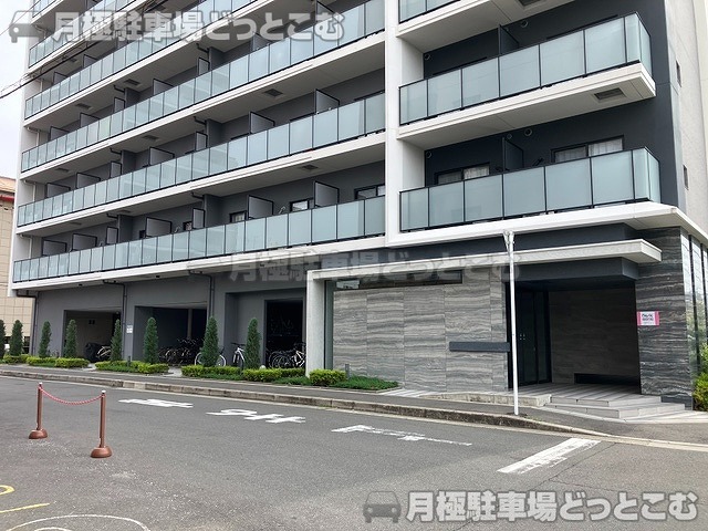 東大阪市小阪2-136-4の月極駐車場4