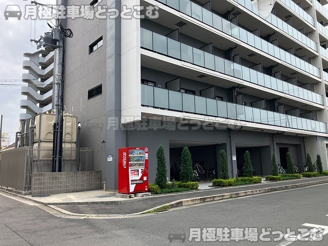 東大阪市小阪2-136-4の月極駐車場3