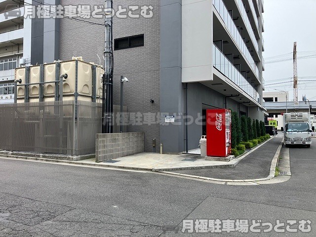 東大阪市小阪2-136-4の月極駐車場4