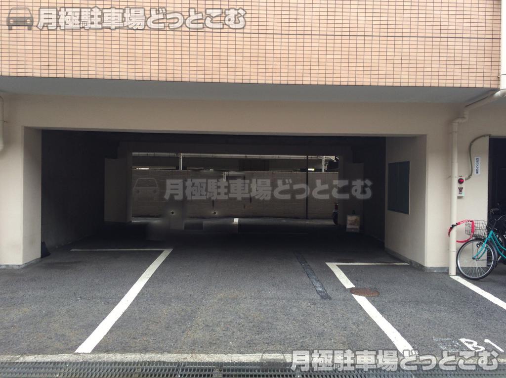 東大阪市足代北1丁目15-13の月極駐車場3