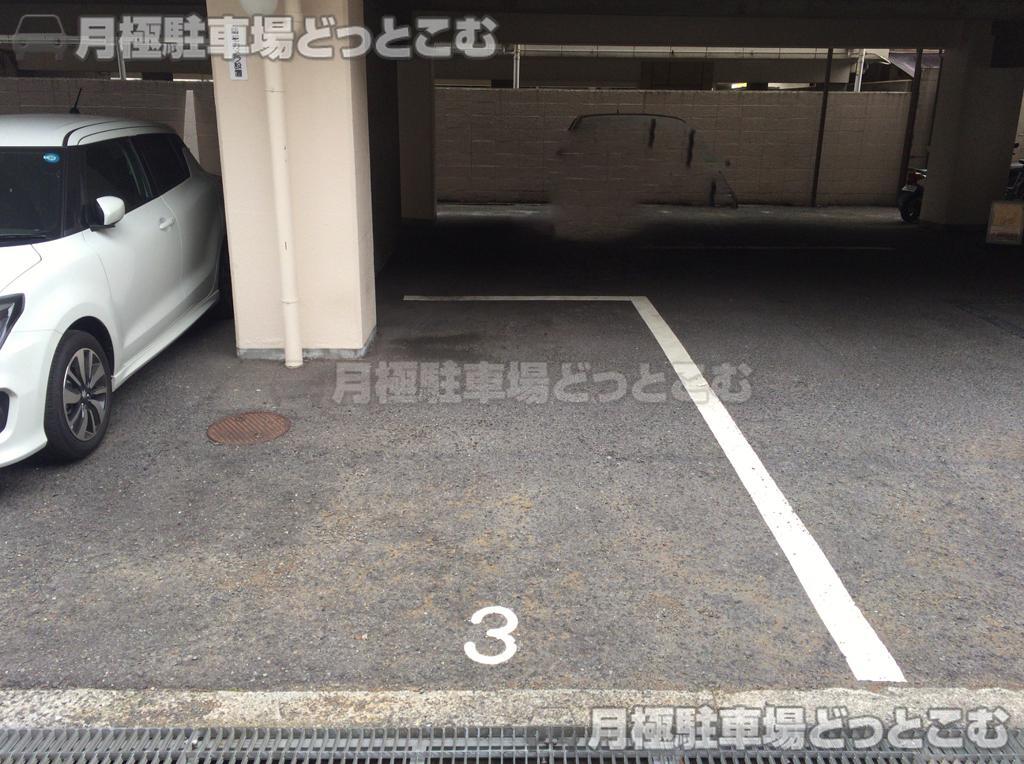 東大阪市足代北1丁目15-13の月極駐車場4