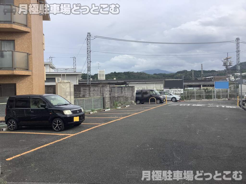 富田林市錦織中1丁目314-1の月極駐車場2