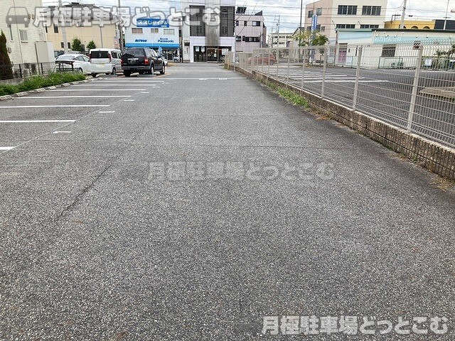 尾張旭市旭前町4丁目7-18の月極駐車場7