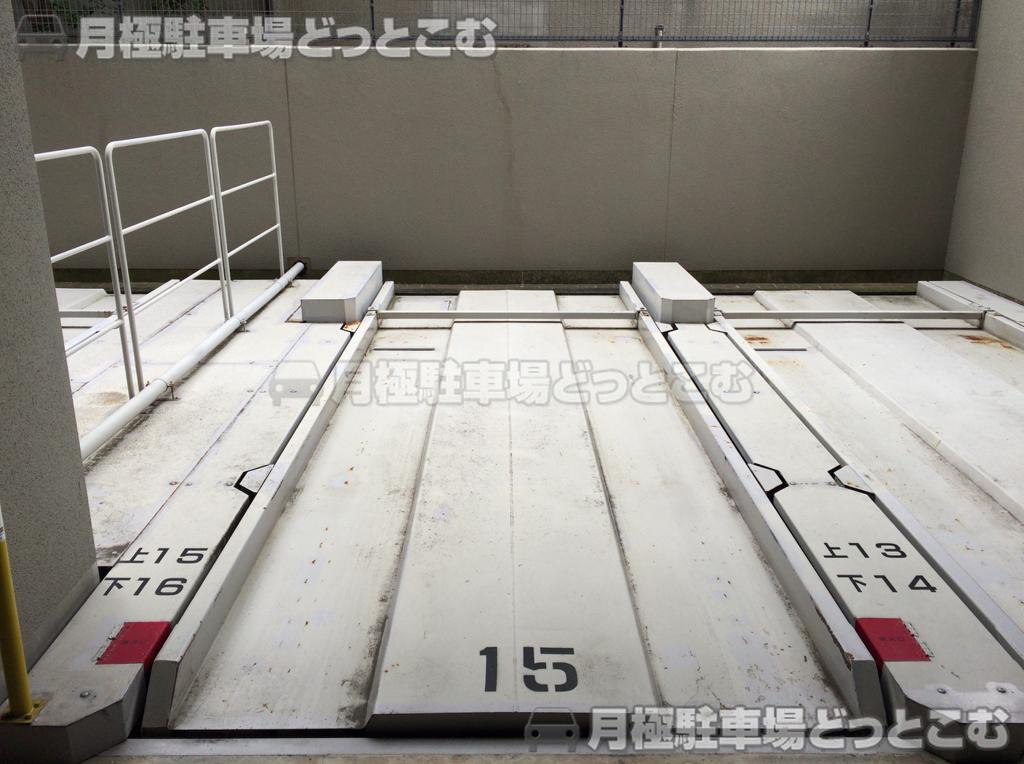 大阪市東成区東中本2丁目3-3の月極駐車場4