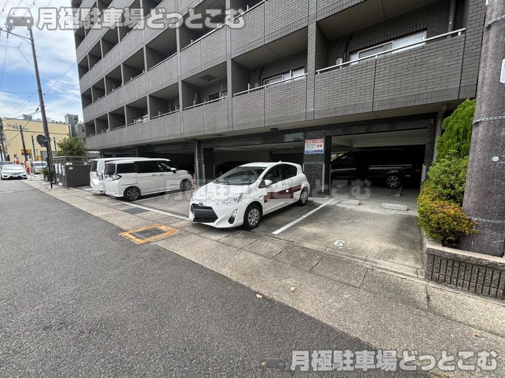 名古屋市千種区井上町2番、3番1、146番の月極駐車場1