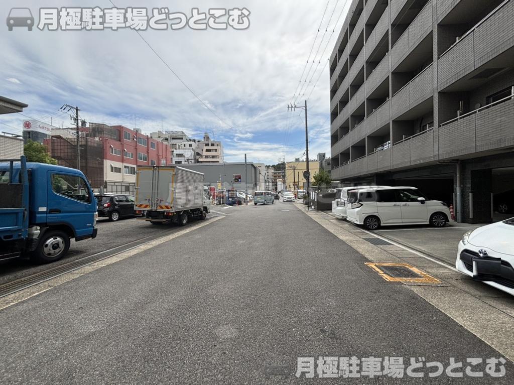 名古屋市千種区井上町2番、3番1、146番の月極駐車場3
