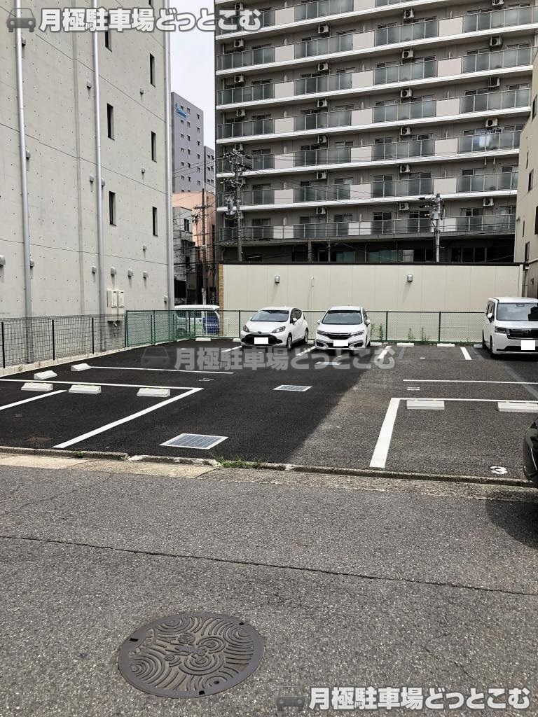 名古屋市千種区春岡1丁目6－17の月極駐車場3