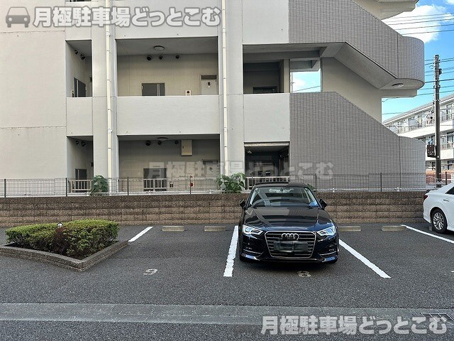 川崎市中原区木月住吉町8－10の月極駐車場3