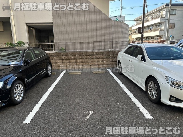 川崎市中原区木月住吉町8－10の月極駐車場5