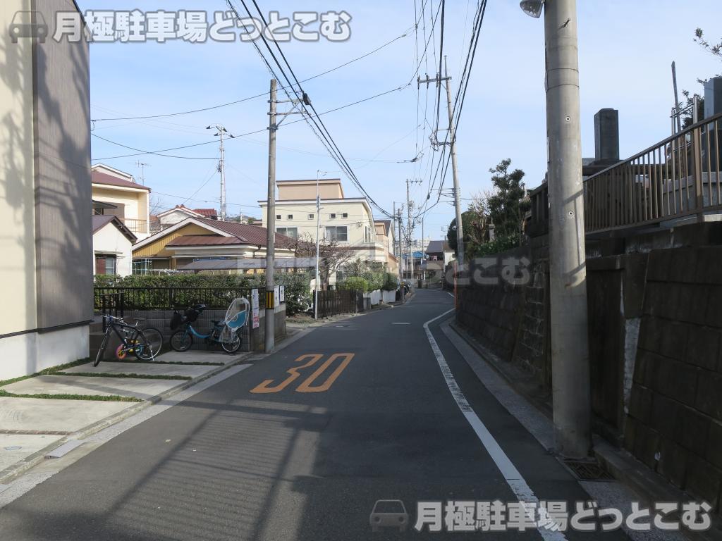 横浜市中区西之谷町126-2の月極駐車場3
