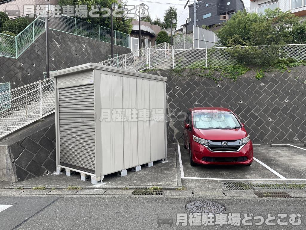藤沢市善行6丁目6-47の月極駐車場3