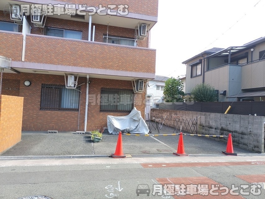 大阪市旭区今市1丁目15-8の月極駐車場3