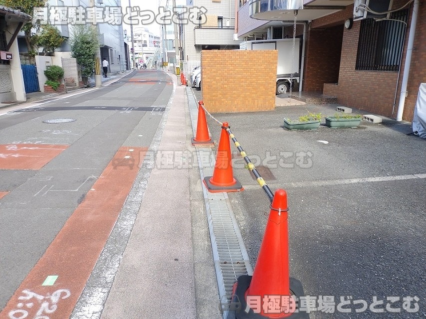 大阪市旭区今市1丁目15-8の月極駐車場4
