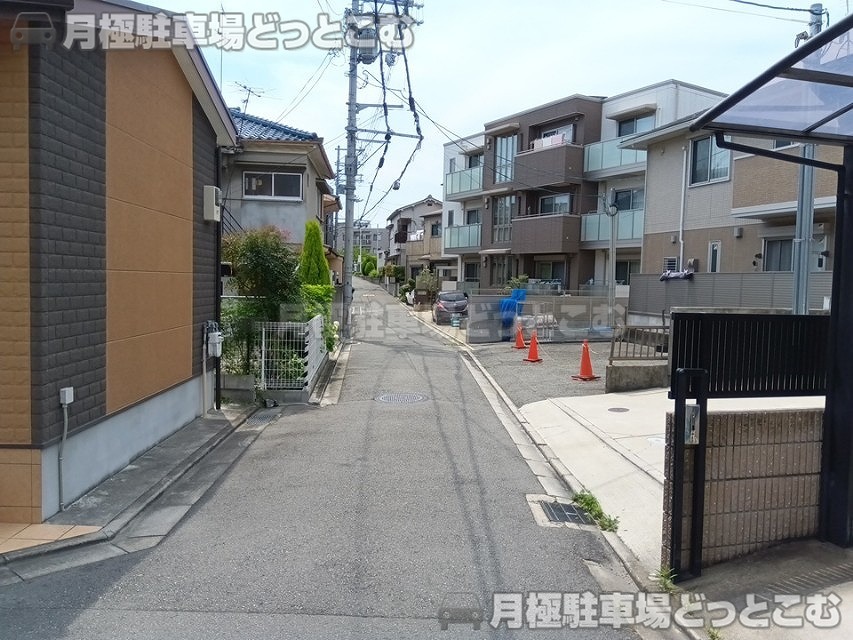 吹田市金田町29-16の月極駐車場6