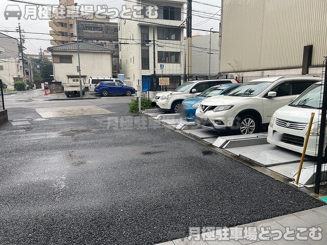 名古屋市中区新栄2丁目24-8の月極駐車場2