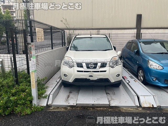 名古屋市中区新栄2丁目24-8の月極駐車場3
