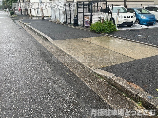名古屋市中区新栄2丁目24-8の月極駐車場5