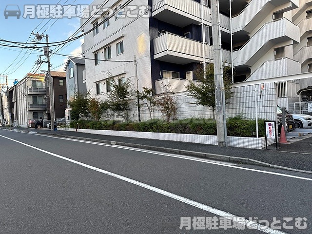 横浜市鶴見区鶴見中央3丁目5-11の月極駐車場6