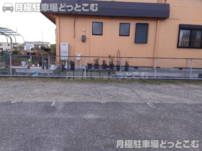 刈谷市矢場町5丁目407-1の月極駐車場2