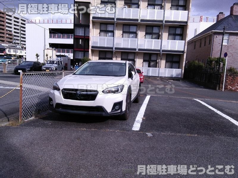 刈谷市神明町3丁目302,303の月極駐車場5