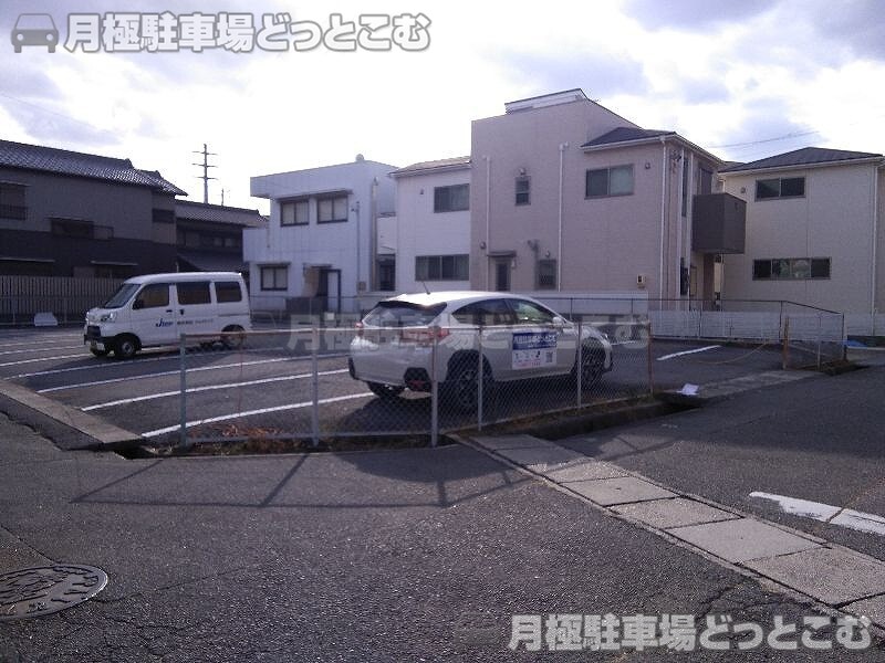刈谷市神明町3丁目302,303の月極駐車場7