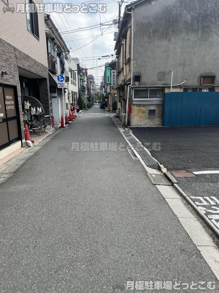 台東区浅草4丁目35－4の月極駐車場3