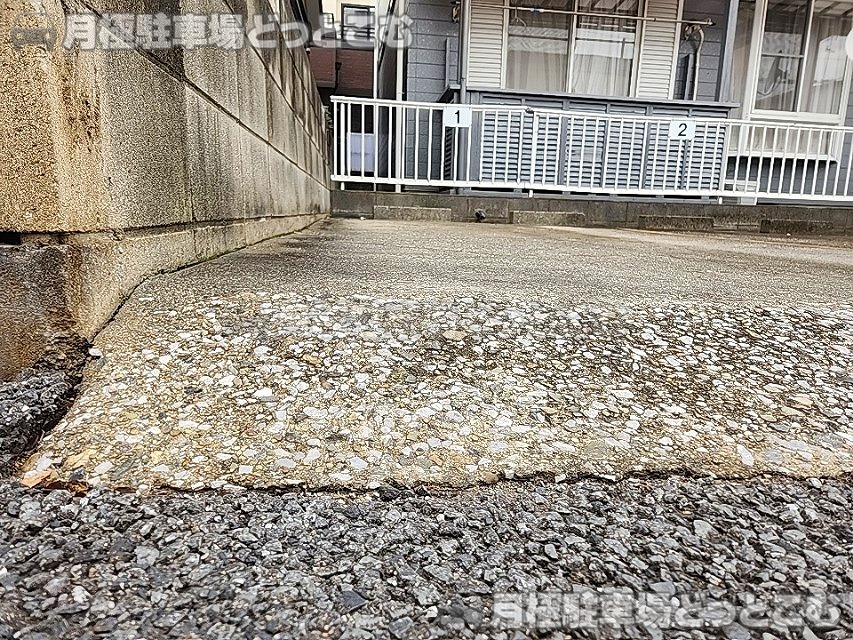 日高市高萩東2丁目14-25の月極駐車場4