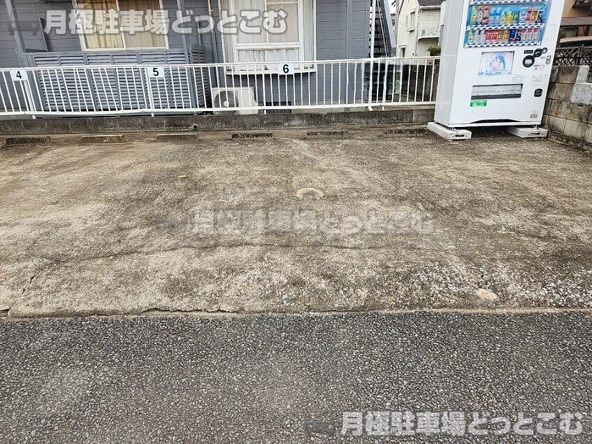 日高市高萩東2丁目14-25の月極駐車場5