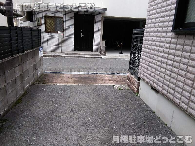 大阪市城東区中浜3丁目30の月極駐車場2