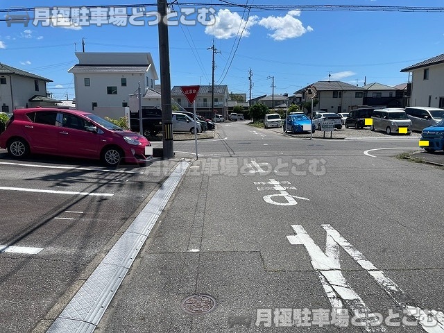 岡崎市小針町1丁目10-7の月極駐車場8