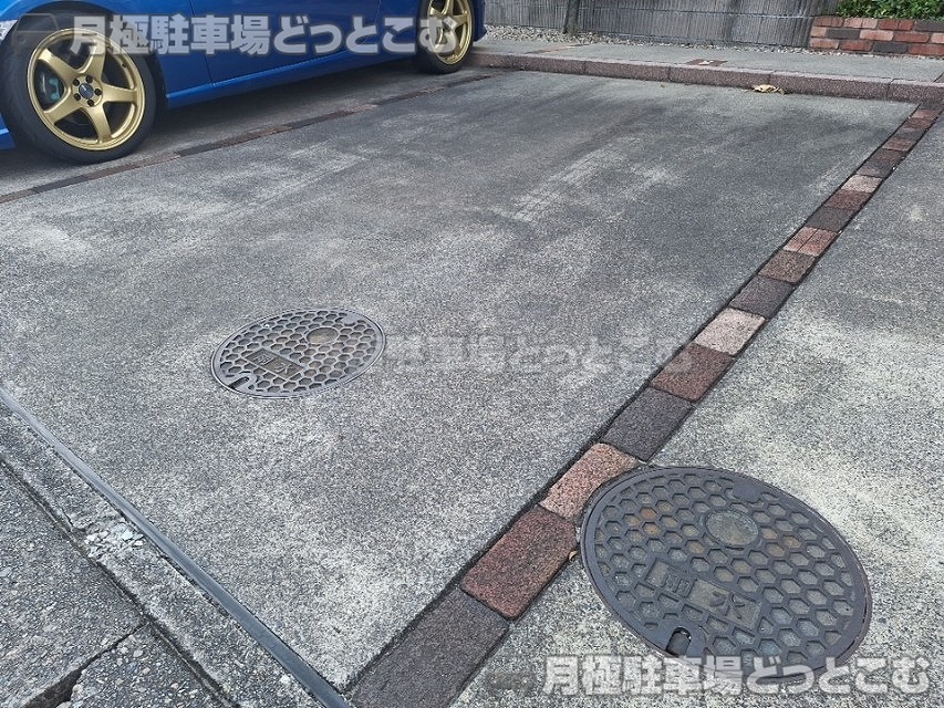 稲沢市小沢3丁目23-13の月極駐車場7