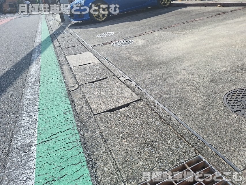 稲沢市小沢3丁目23-13の月極駐車場9