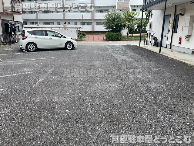 碧南市新道町2丁目52-1の月極駐車場4