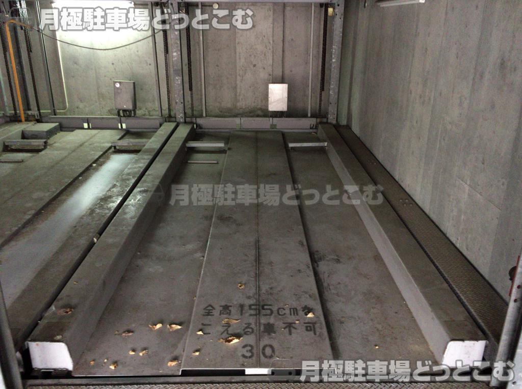 大阪市浪速区恵美須西1-4-13の月極駐車場3