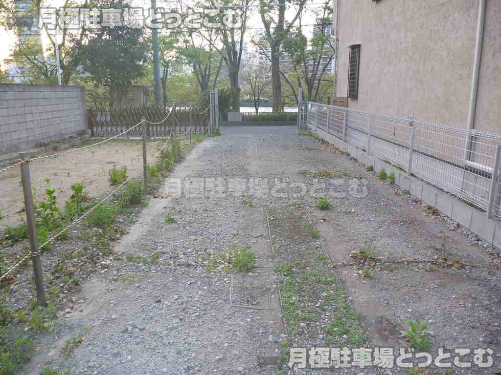 大阪市都島区網島町3-5の月極駐車場2
