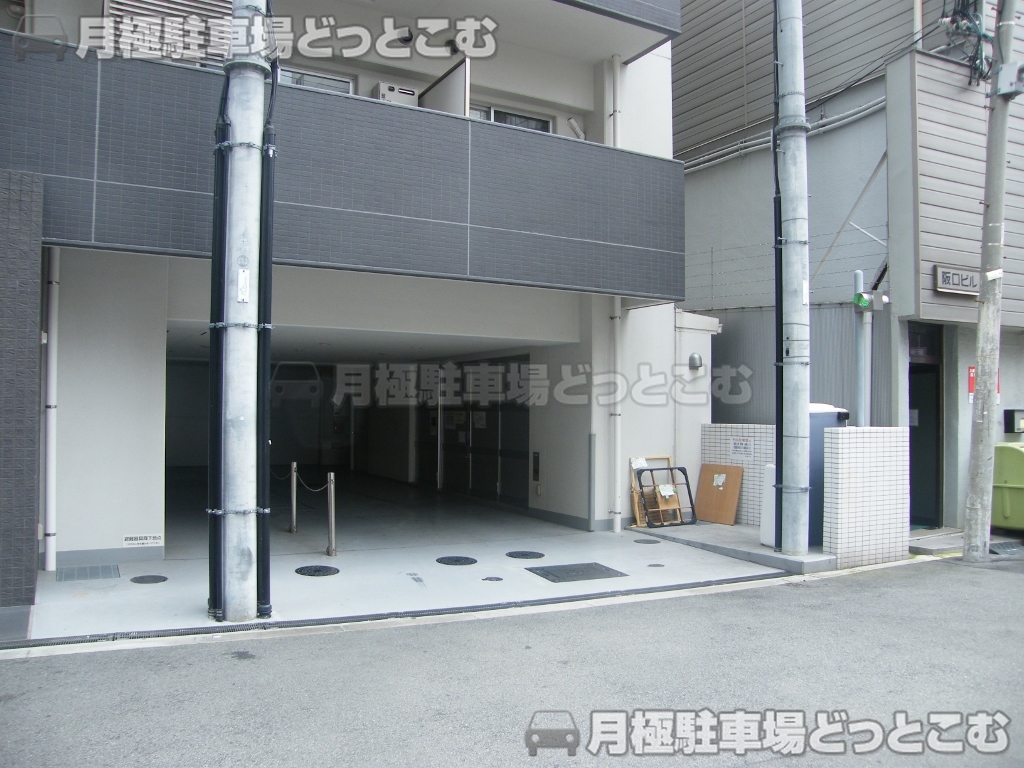 大阪市浪速区敷津西1-1-31の月極駐車場1