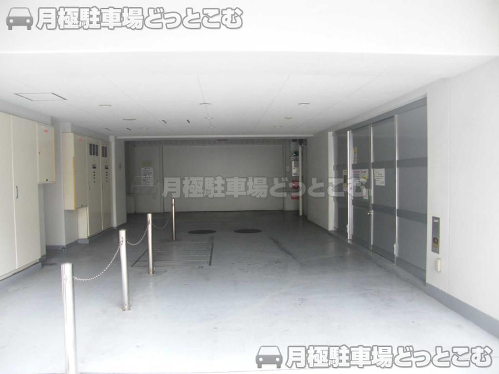 大阪市浪速区敷津西1-1-31の月極駐車場2