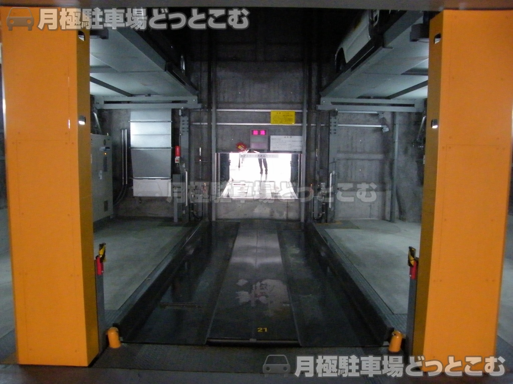 大阪市浪速区敷津西1-1-31の月極駐車場4