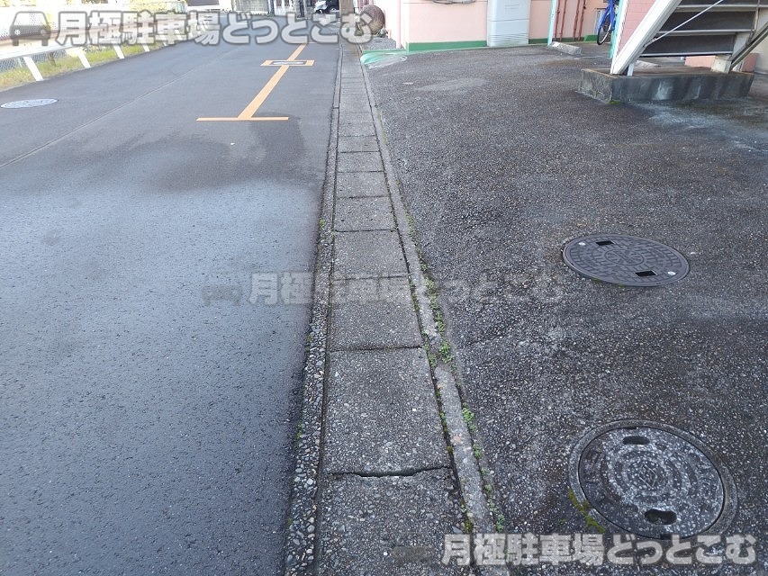 鶴ケ島市脚折町1丁目19-10の月極駐車場4